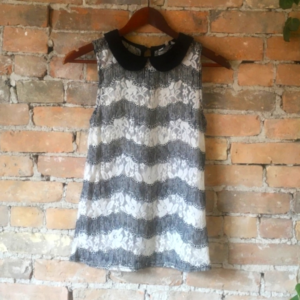 Lace Sleeveless Top